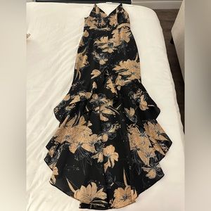 Lulus Darling Daylily Black Floral Print High-Low Maxi Dress - size M